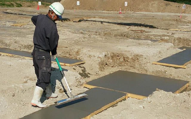 コンクリート打設工事